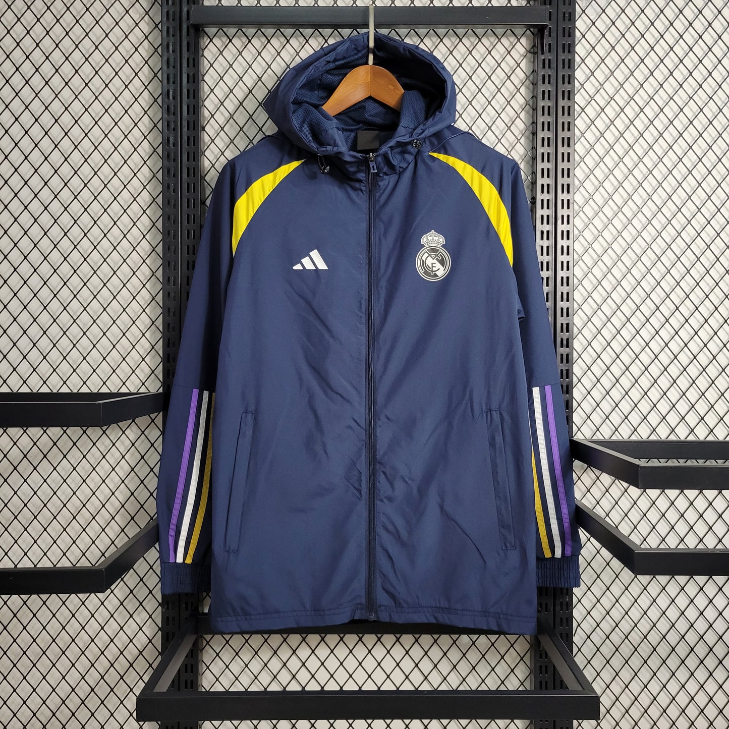 Real Madrid 23/24 Windbreaker (Fan)