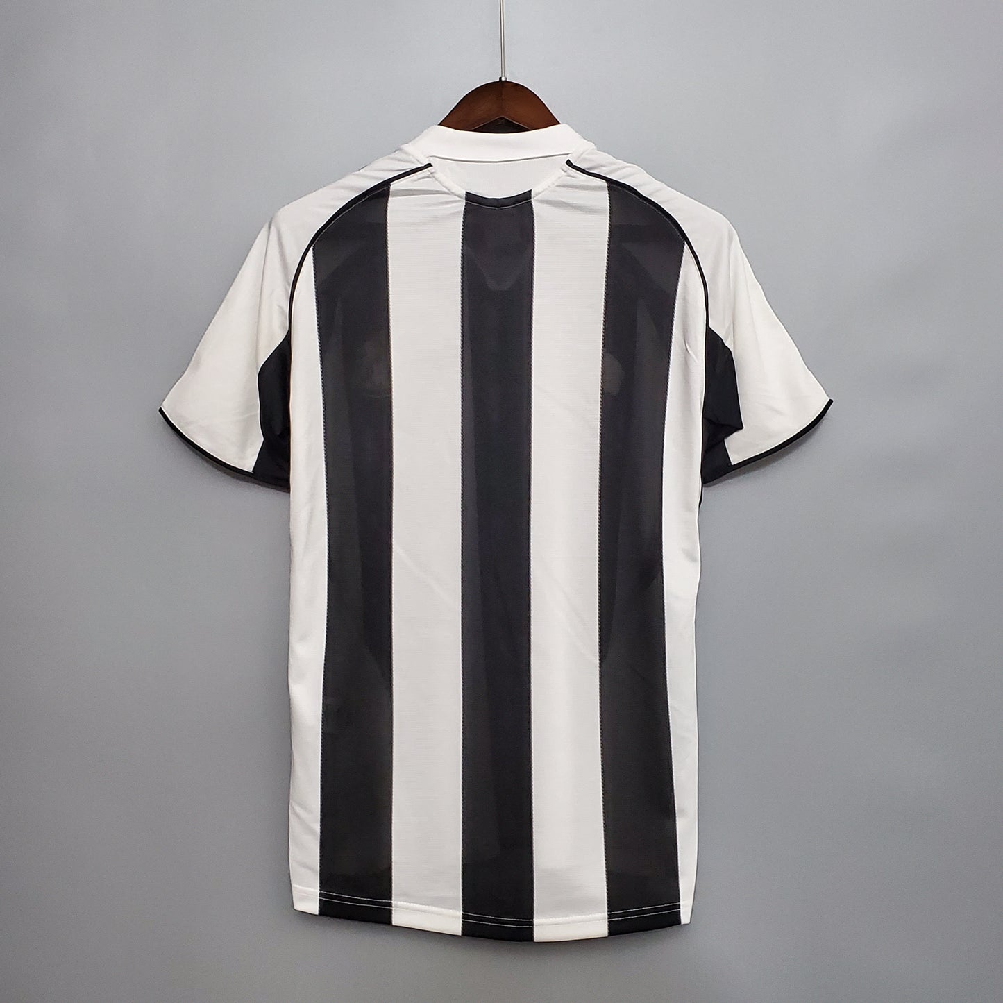 Newcastle United Retro 05/06 Home (Fan)