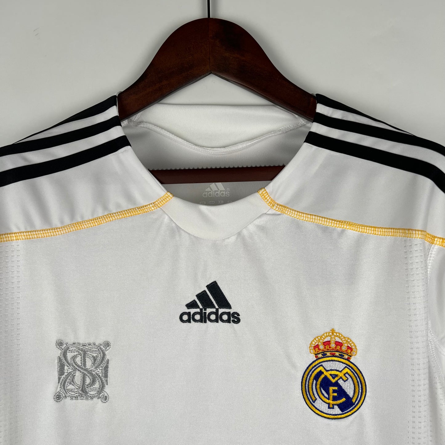 Real Madrid Retro 09/10 along-Sleeve Home (Fan)