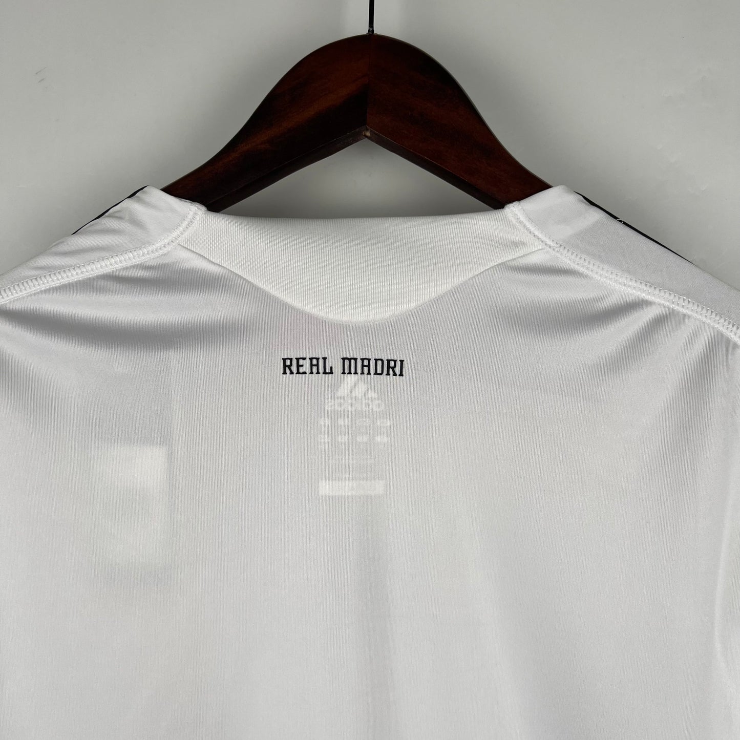 Real Madrid Retro 09/10 along-Sleeve Home (Fan)