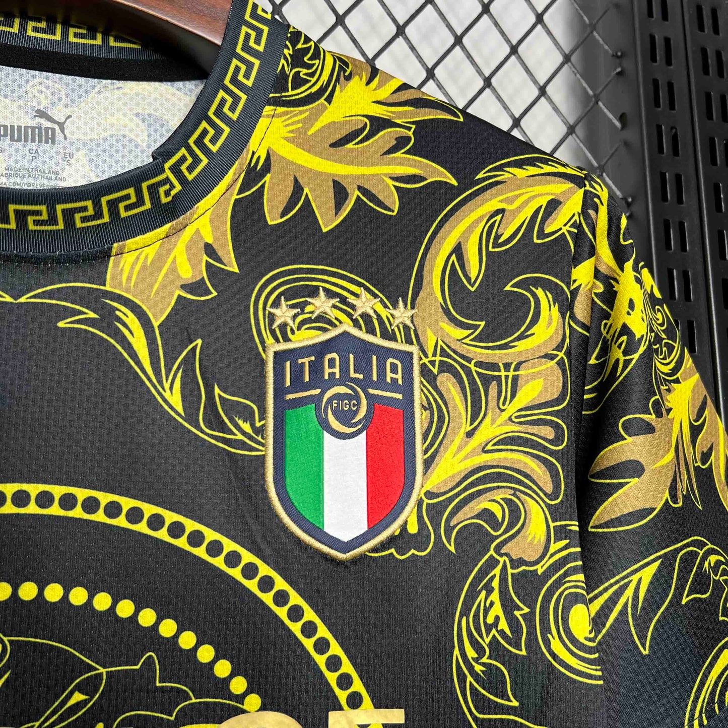 Italy 24/25 Yellow Versace Edition (Fan)