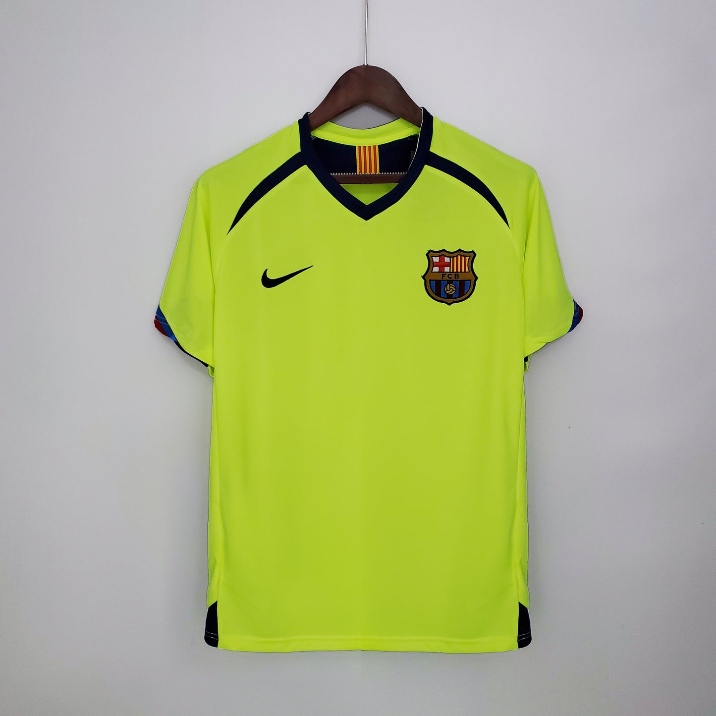 Barcelona Retro 05/06 Away (Fan)