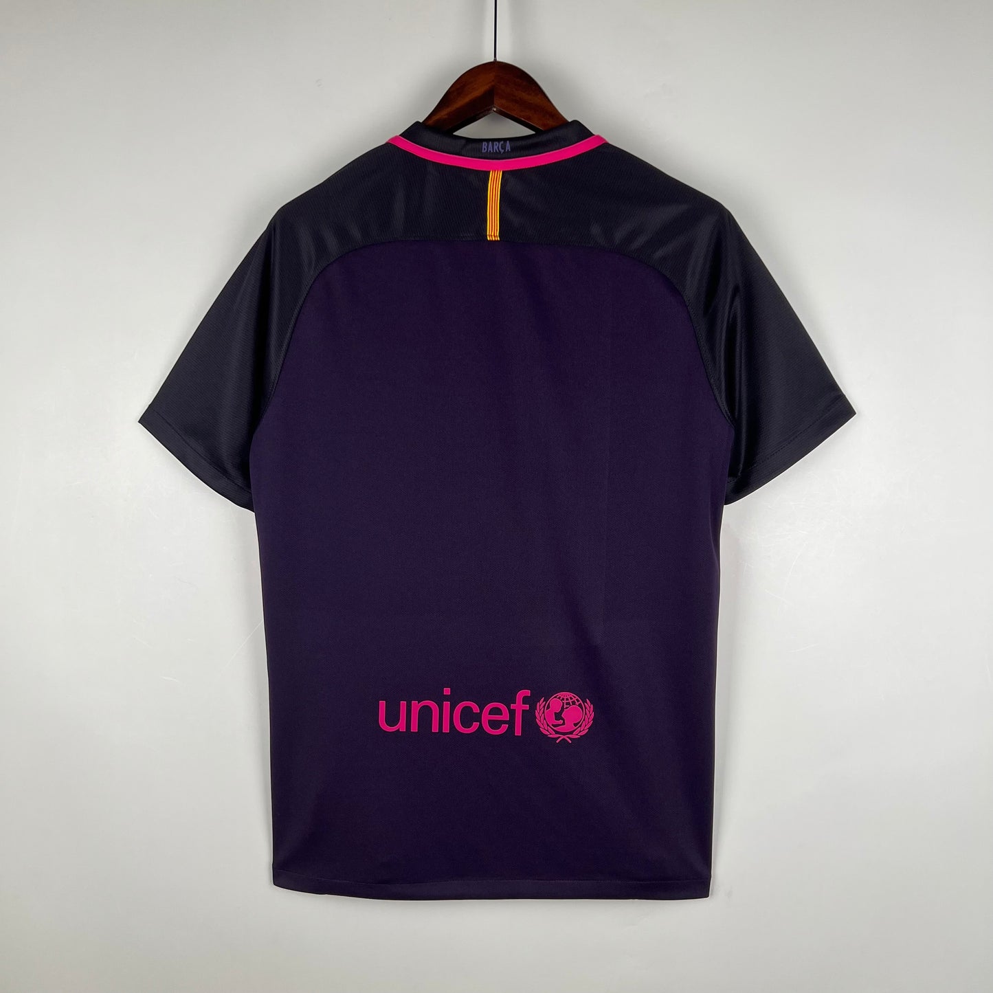 Barcelona Retro 16/17 Away (Fan)