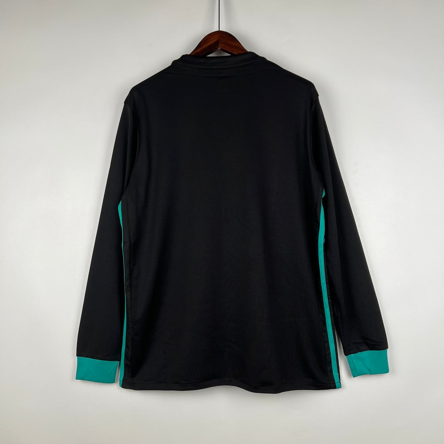 Real Madrid Retro 17/18 Long-Sleeve Away (Fan)