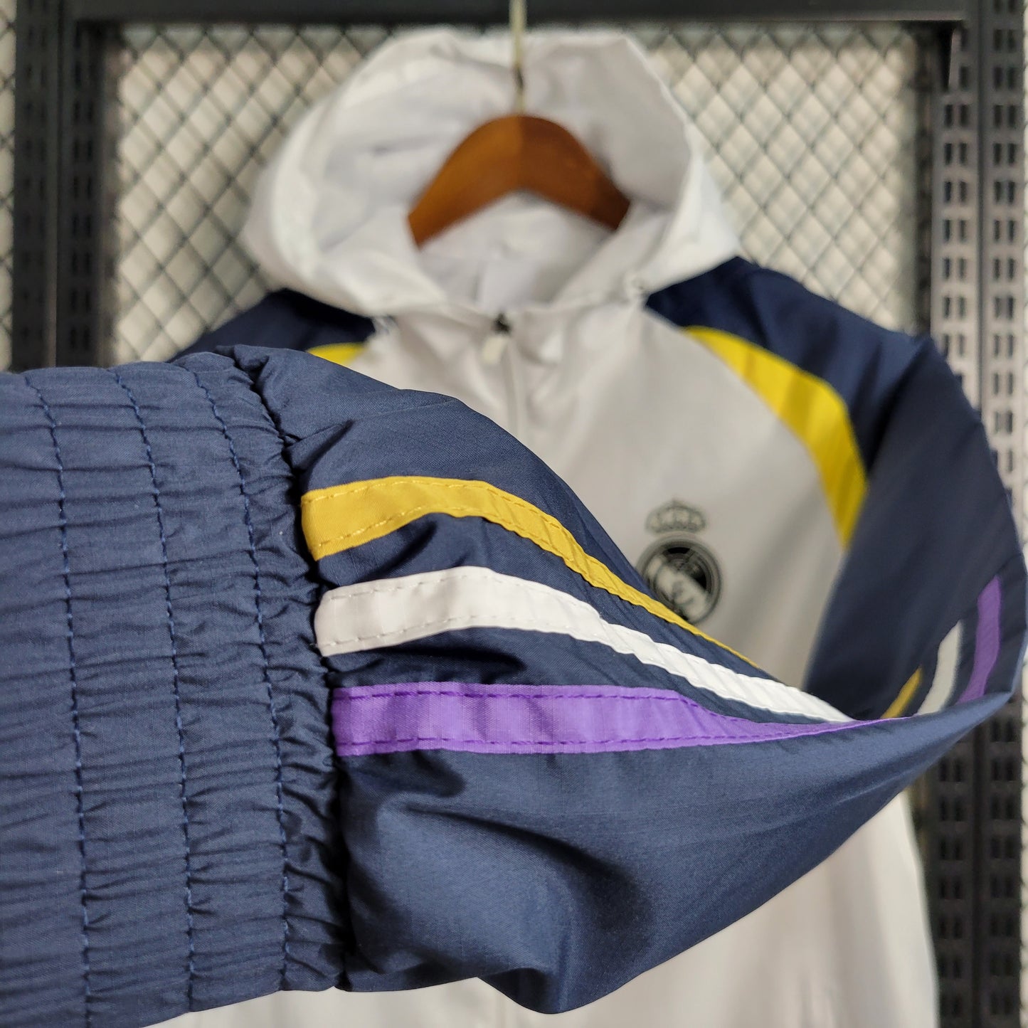 Real Madrid 23/24 Windbreaker (Fan)