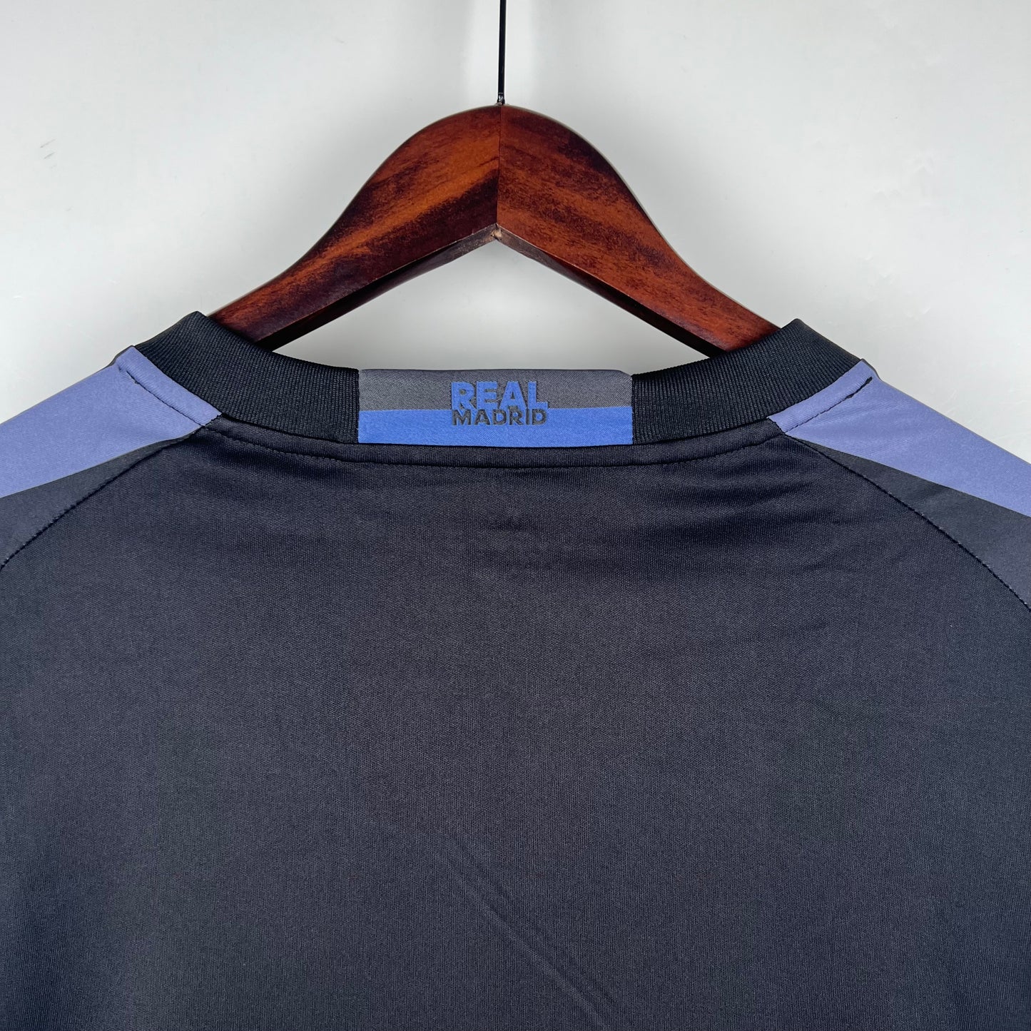 Real Madrid Retro 16/17 Long-Sleeve Third Away (Fan)