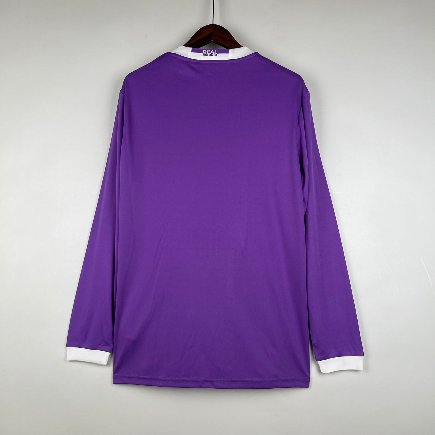Real Madrid Retro 16/17 Long-Sleeve (Fan)
