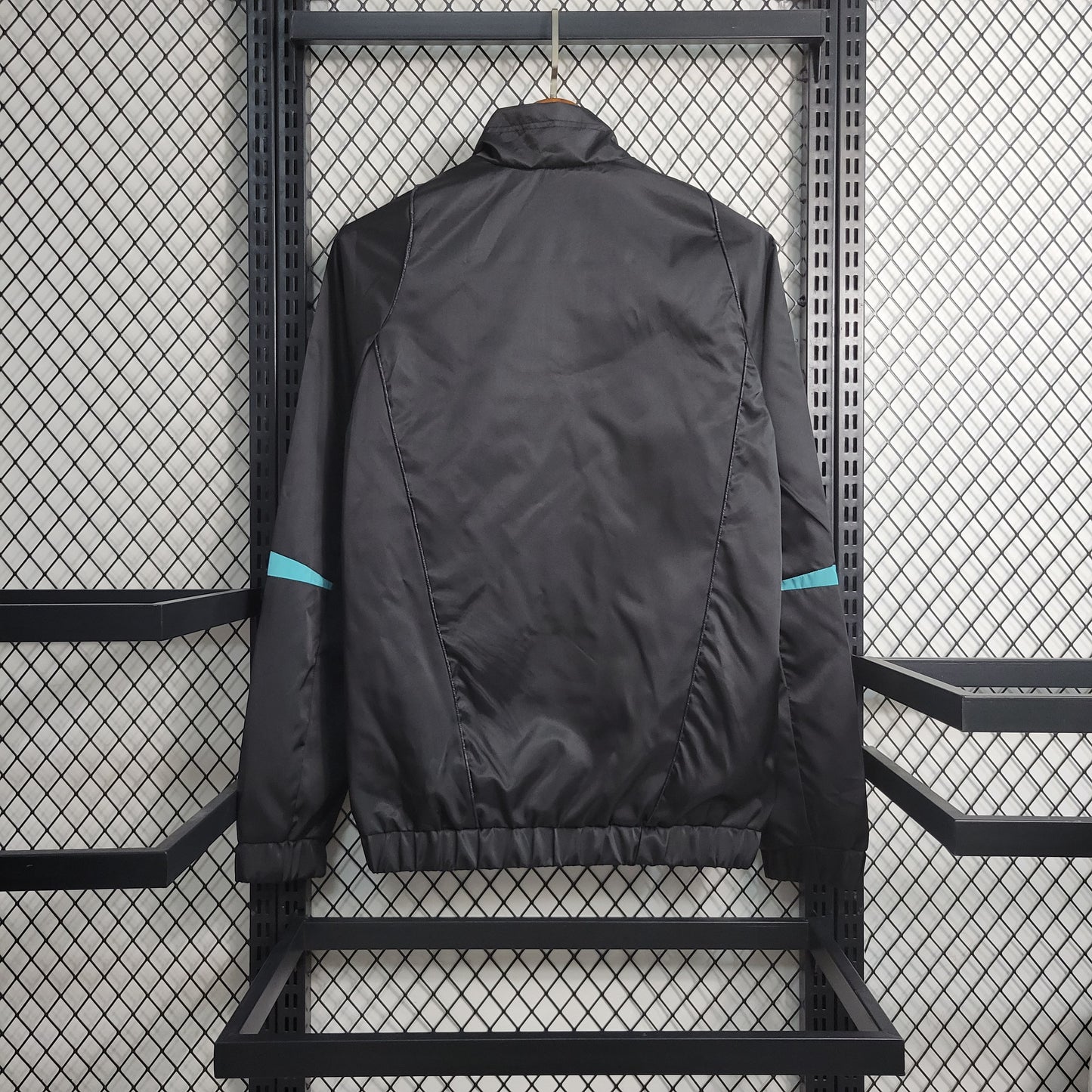 Manchester United 23/24 Windbreaker (Fan)