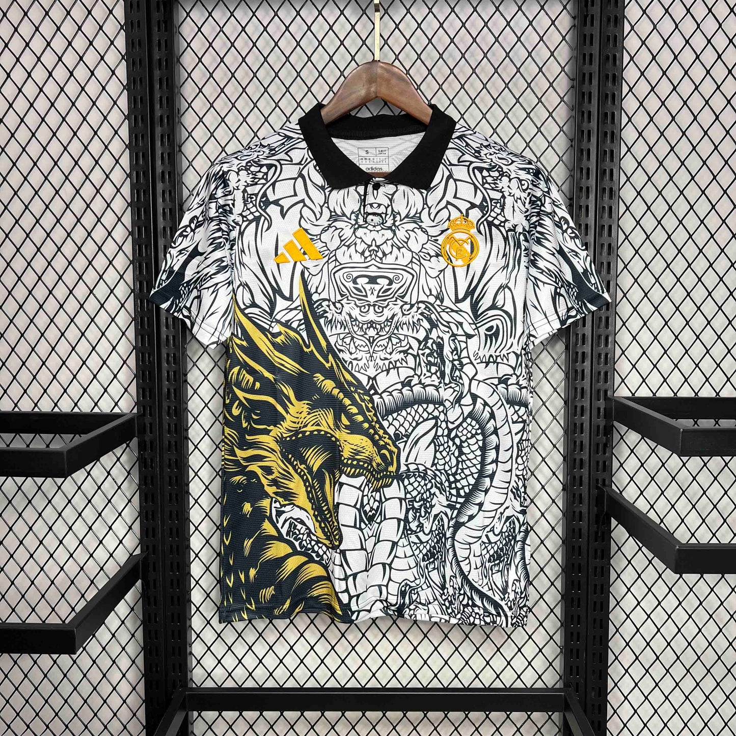 Real Madrid 24/25 Golden Dragon Edition (Fan)
