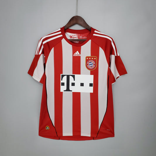 Bayern Munich Retro 10/11 Home (Fan)