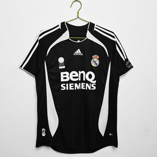 Real Madrid's Retro 2006/07 Second Away (Fan)