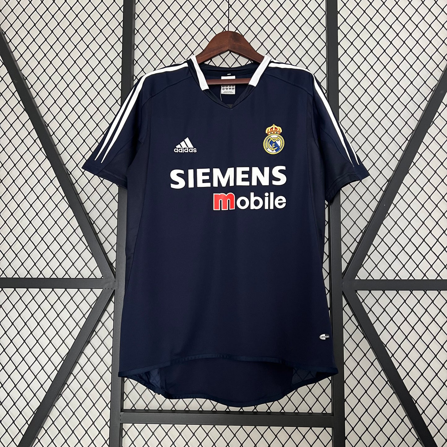 Real Madrid Retro 04/05 Away (Fan)