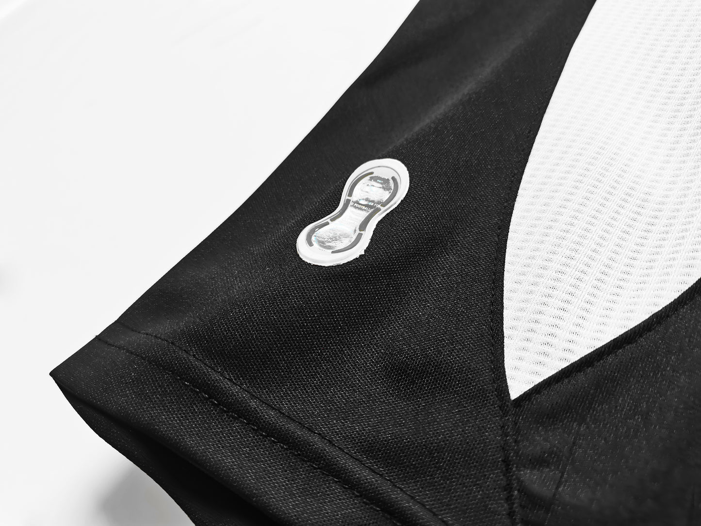 Real Madrid's Retro 2006/07 Second Away (Fan)