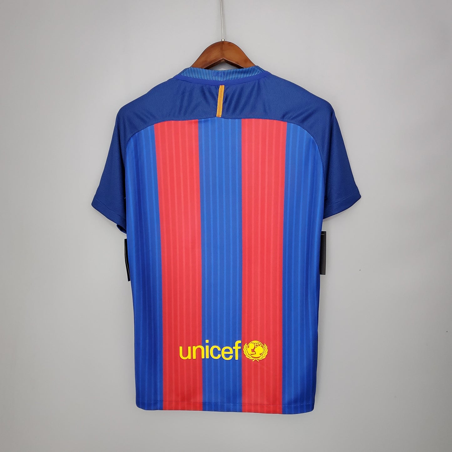 Barcelona Retro 16/17 Home (Fan)