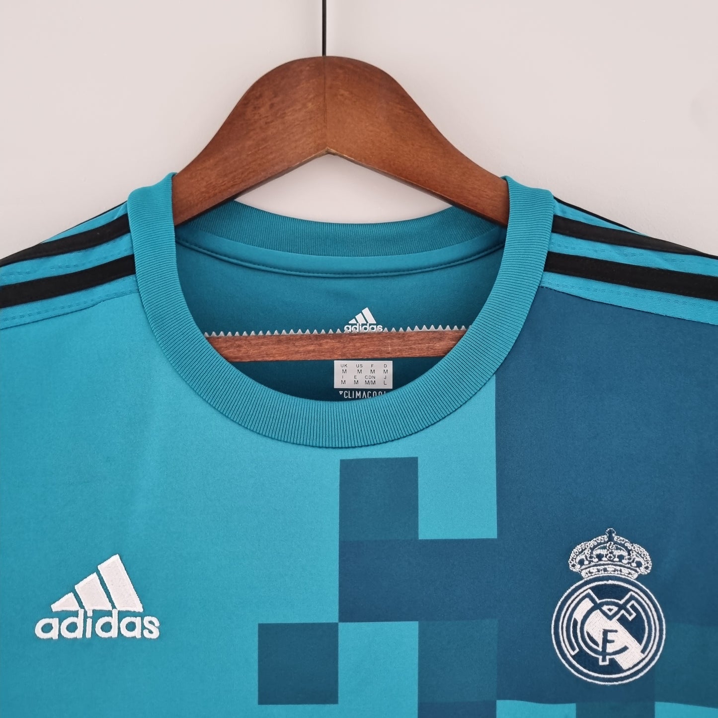 Real Madrid Retro 17/18 Third Away (Fan)