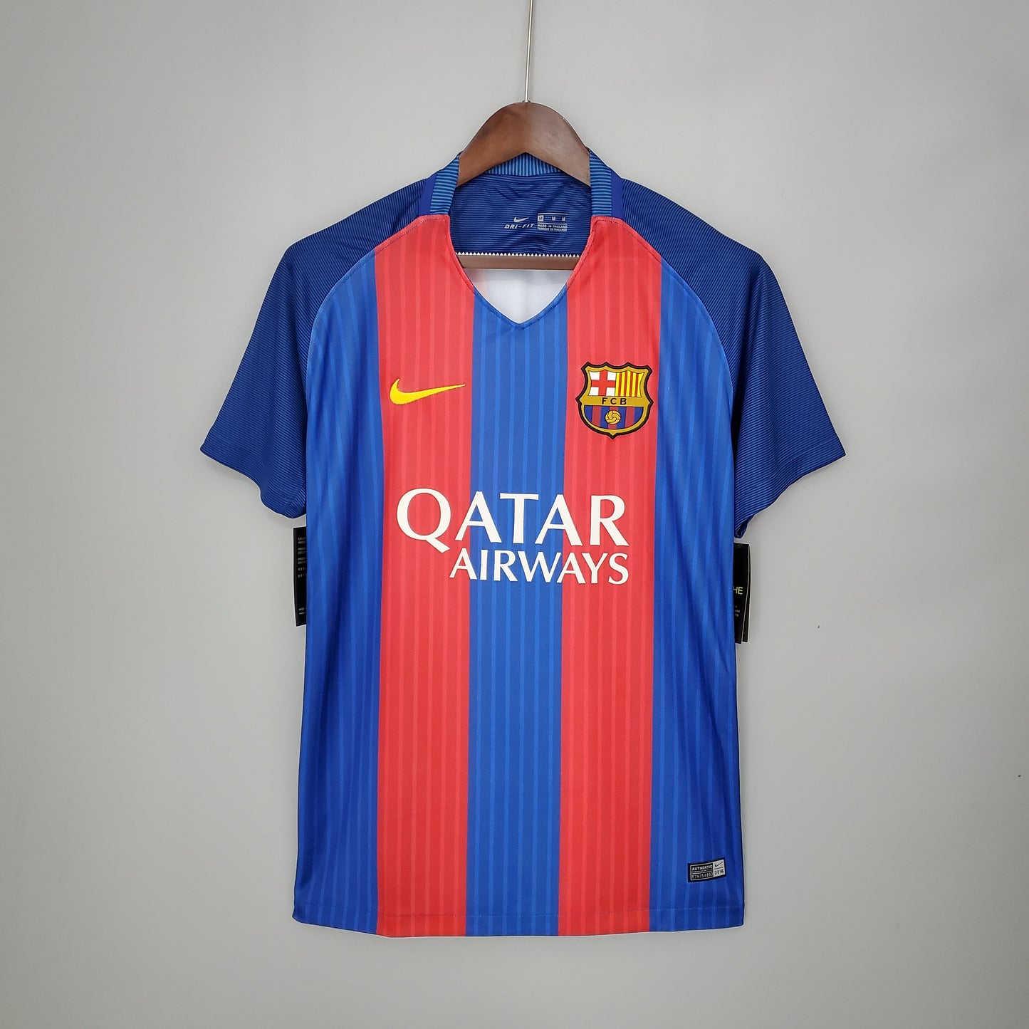 Barcelona Retro 16/17 Home (Fan)