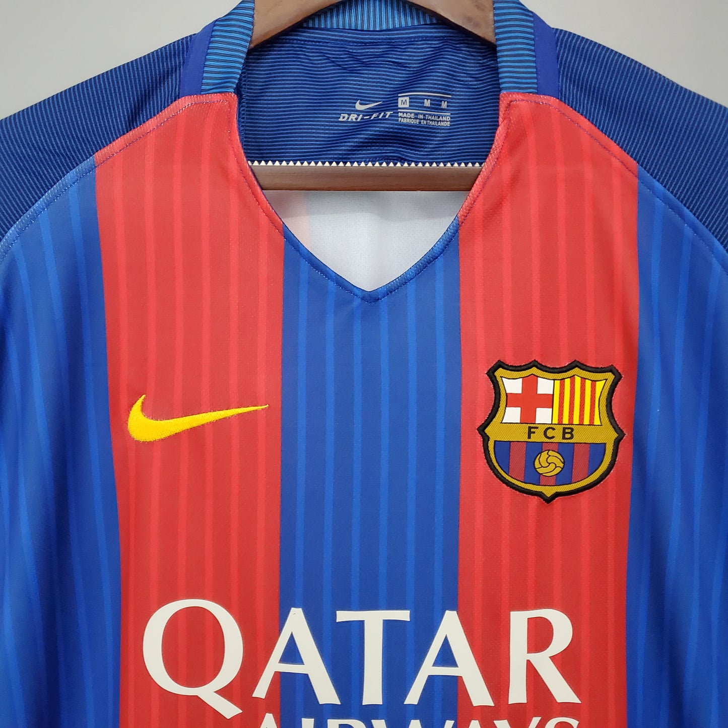 Barcelona Retro 16/17 Home (Fan)